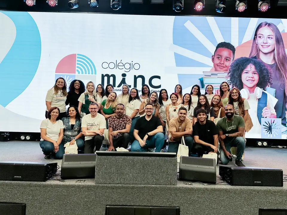 Equipe do Colégio MINC reunida