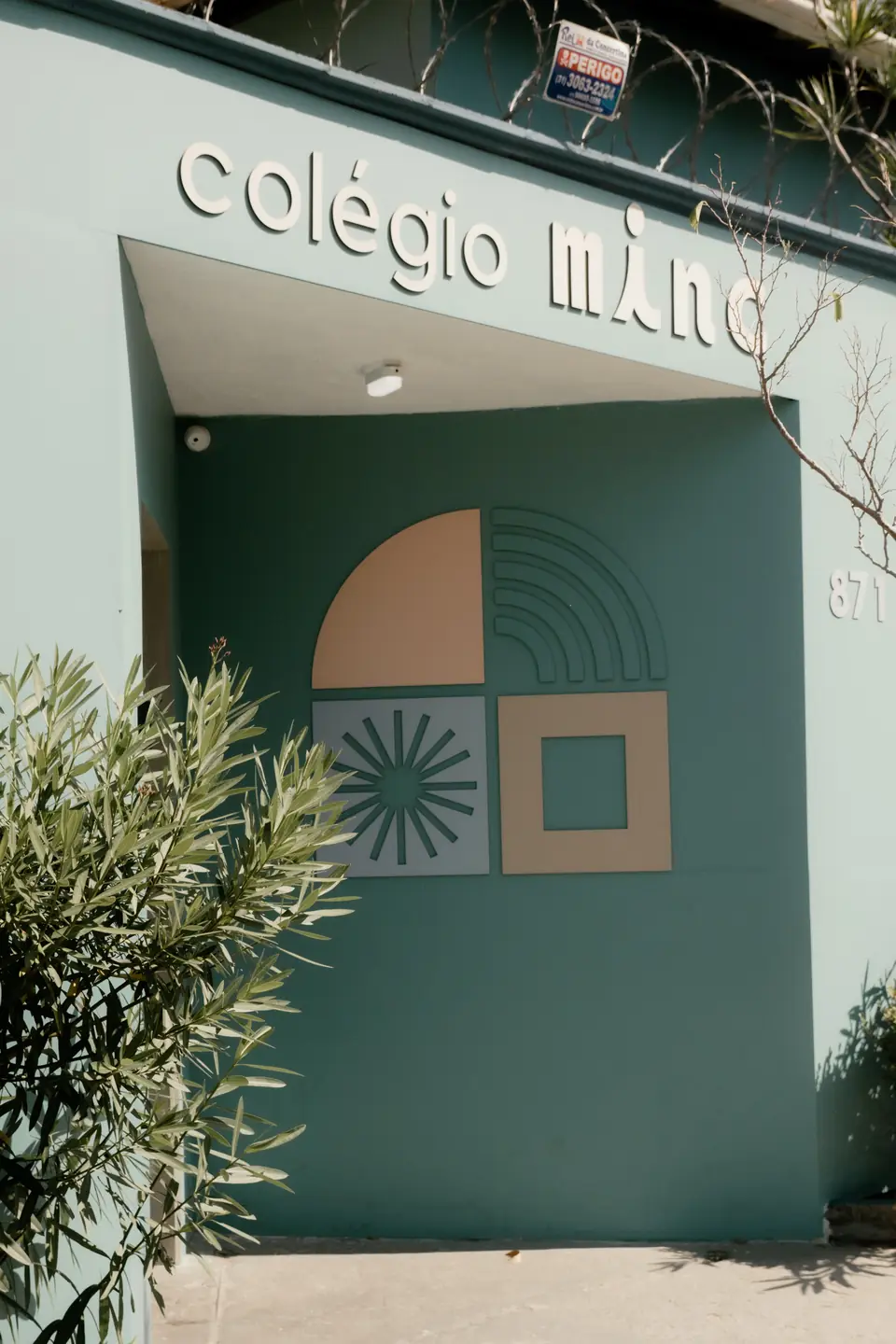 Fachada do Colégio MINC no Santa Amélia, Belo Horizonte